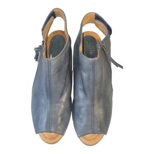 Earth Kristy Women's Admiral Blue Leather Slingback Peeptoe Bootie Sandals 9.5